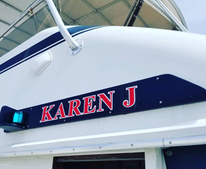 custom boat lettering in Jensen Beach